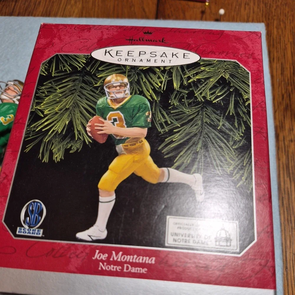 Hallmark Keepsake Ornament 1998 Joe Montana Notre Dame Football QXI6843